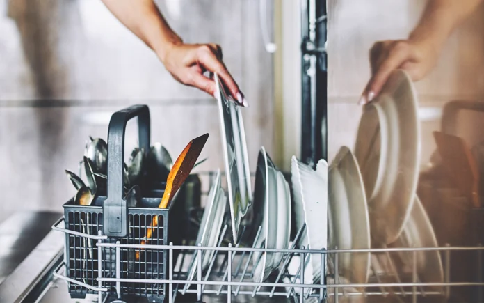 Ce programme de lave-vaisselle que vous utilisez sûrement est en réalité le pire d'un point de vue écologique et économique Ce programme de lave-vaisselle que vous utilisez sûrement est en réalité le pire d'un point de vue écologique et économique