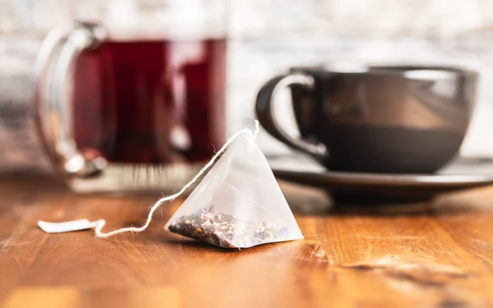 Ne jetez plus vos sachets de thé usagés parce qu'on vous dévoile 10 utilisations incroyables qui vont vous surprendre