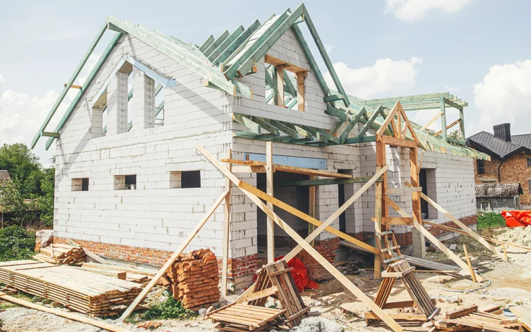 Attention si vous souhaitez vendre votre maison après des travaux réalisés par vous-même, vous êtes responsables