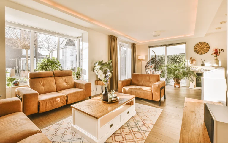 Comment métamorphoser votre salon en un cocon douillet : astuces déco pour un espace irrésistiblement accueillant