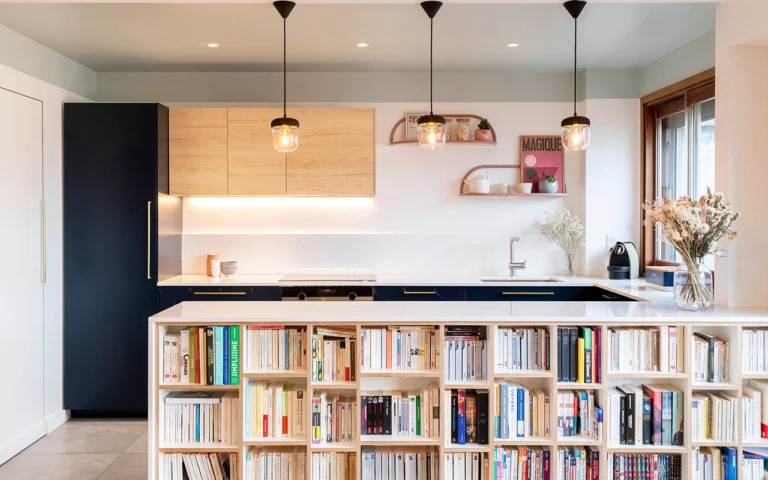 Peu de gens le font, mais utiliser cet objet du quotidien peut transformer et organiser votre cuisine de manière très originale