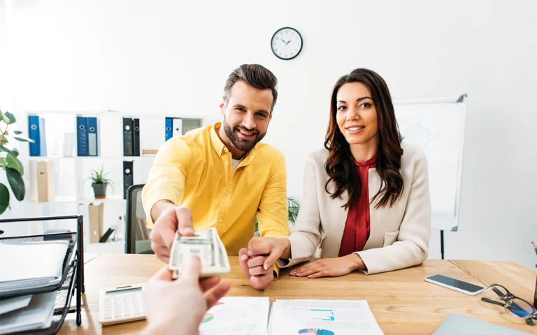 Baisse des taux de crédit immobilier en mars : une aube nouvelle pour les acheteurs en quête de bonnes affaires